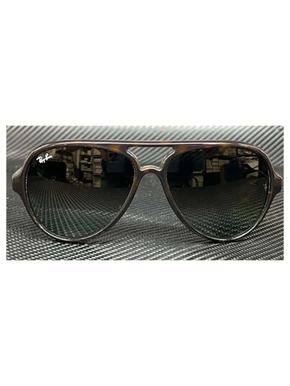 Ray-Ban new tags